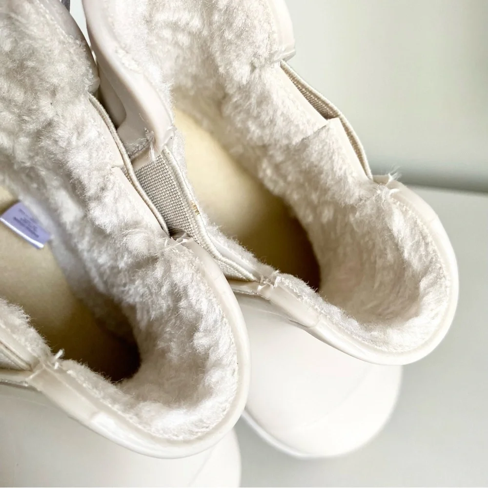 BearPaw Kids Cream Grey Neutral Chelsea Rain Boots - Slip-On Waterproof Boots